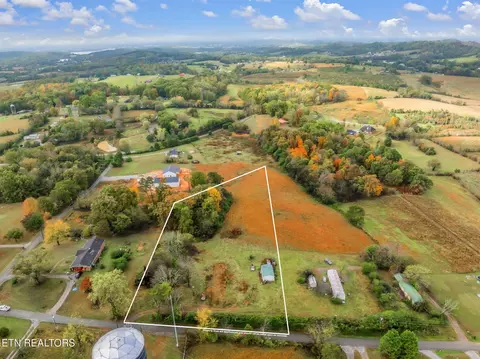 1965 Old Sinking Creek Rd, Greenback, TN 37742