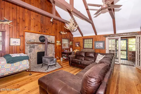 6806 Walnut Loop Rd, Townsend, TN 37882 photo 13