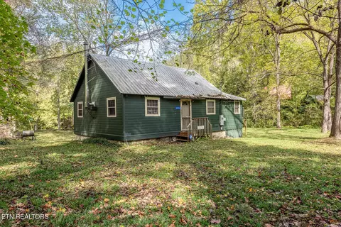 6806 Walnut Loop Rd, Townsend, TN 37882