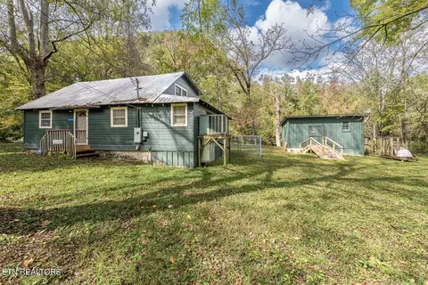 6806 Walnut Loop Rd, Townsend, TN 37882 photo 3