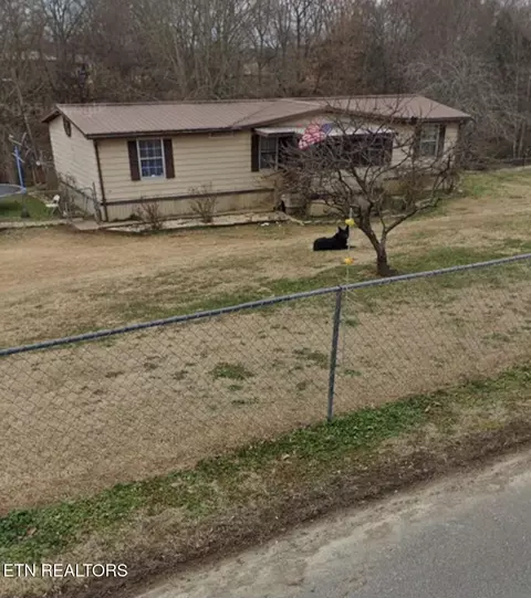 1414 Floyd Rd, Sevierville, TN 37876