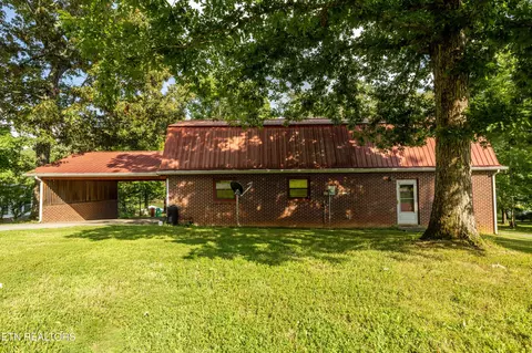 222 Cedar Pointe Ln, Maryville, TN 37801