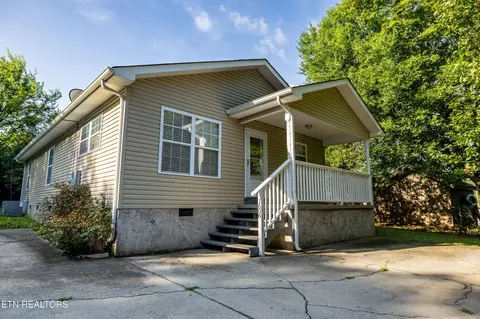 1606 Sevierville Rd, Maryville, TN 37804