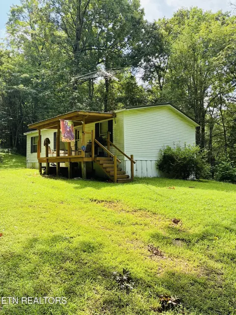 5008 Bogard Rd, Cosby, TN 37722