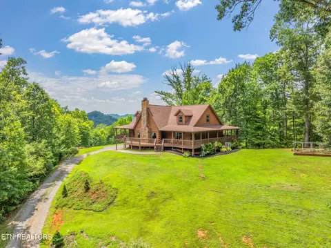 3136 Roy Hancock Rd, Maryville, TN 37803