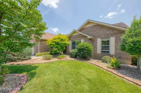 2294 Willingham Ln, Maryville, TN 37803