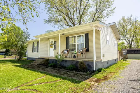 2320 Grove St, Maryville, TN 37804