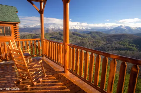 3115 Lakeview Lodge Dr #188, Sevierville, TN 37862