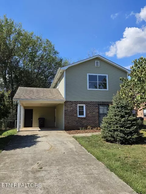 1921 Atchley Dr, Maryville, TN 37801