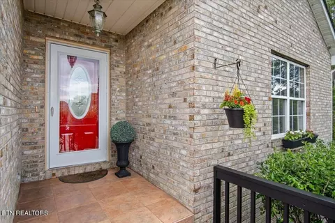 2921 Willow Pond Dr, Maryville, TN 37803