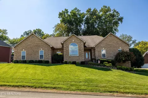 2432 Creekstone Cir, Maryville, TN 37804