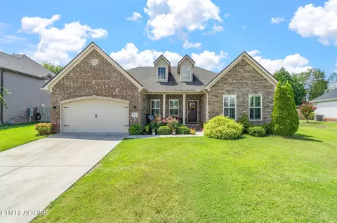 933 Brookwood Ln, Maryville, TN 37801
