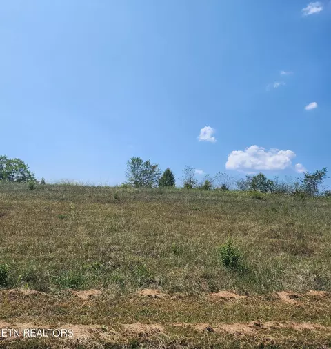 925 Carter Springs Dr, Maryville, TN 37801