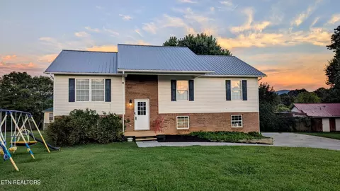 111 Bluebell Cir, Maryville, TN 37804