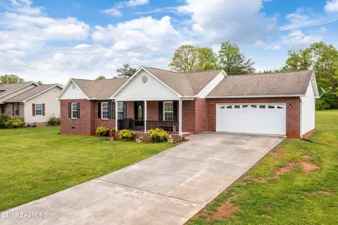 1332 Tomahawk Dr, Maryville, TN 37803