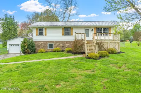 749 Lafollette Dr, Maryville, TN 37801