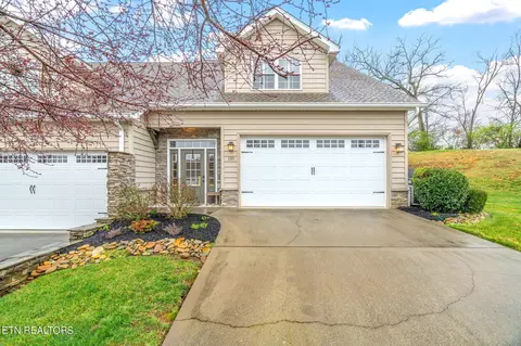 135 Chelsea Ln, Maryville, TN 37803