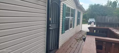 718 SW Baldwin Ave, Knoxville, TN 37920