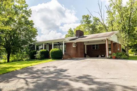 7814 E Lamar Alexander Pkwy, Townsend, TN 37882