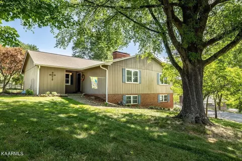 910 Kenilworth Cir, Maryville, TN 37804