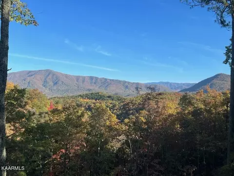 2773 Happy Hollow Rd, Sevierville, TN 37862