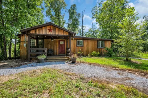 550 Tooley Trail Ln, Mcewen, TN 37101