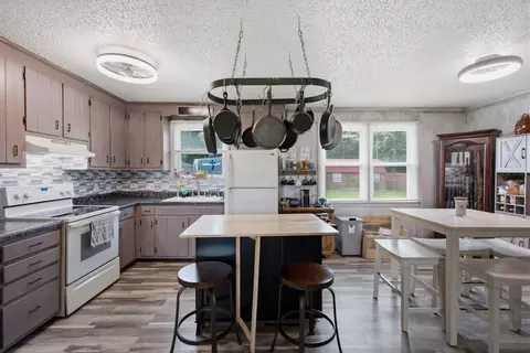Kitchen - 6539 Longview Dr, Murfreesboro, TN 37129 photo 2 of 4