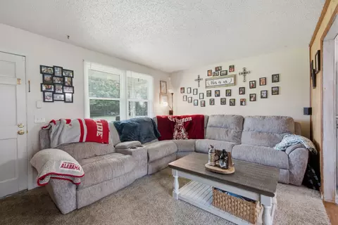 Living - 6539 Longview Dr, Murfreesboro, TN 37129 photo 1 of 3