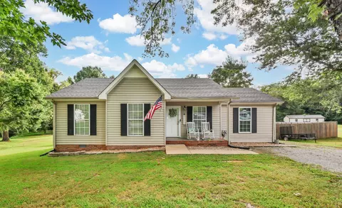 2830 Hinson Rd, Woodlawn, TN 37191
