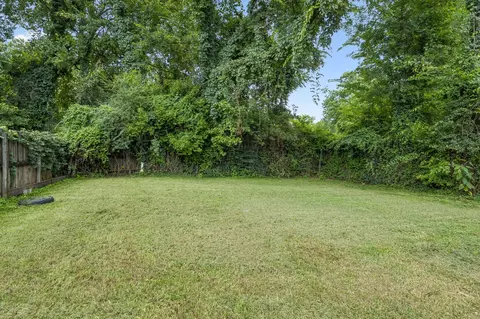 Exterior - 527 E Castle St, Murfreesboro, TN 37130 photo 4 of 4