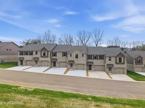 8970 Keenberg Ln, Knoxville, TN 37931