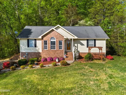 833 Thomas Farms Dr, Jefferson City, TN 37760