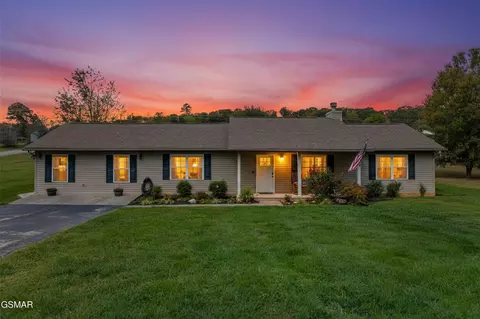 115 Atalaya Dr, Dandridge, TN 37725