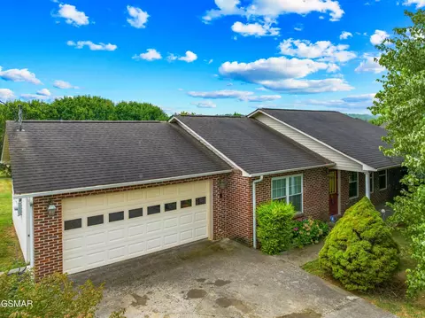 356 St Edwards Dr, Dandridge, TN 37725