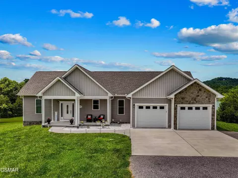 2139 Rainwater Rd, Dandridge, TN 37725