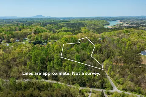 2 Pheasant Ct, Dandridge, TN 37725