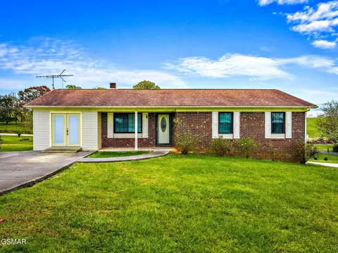 1705 Corral Ln, Dandridge, TN 37725