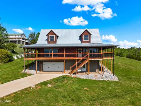 102 Golf View Blvd, Dandridge, TN 37725