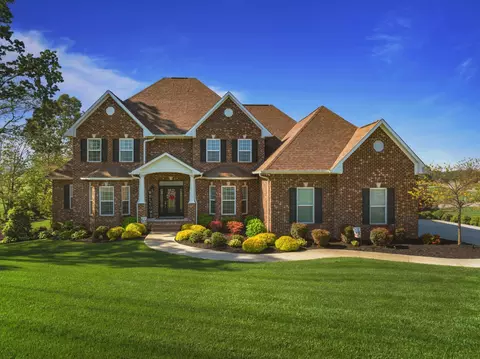 2142 Majestic Cir, Dandridge, TN 37725