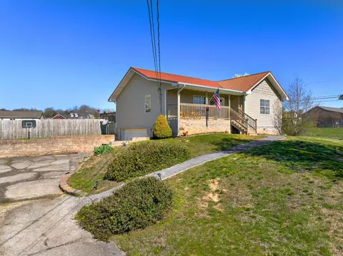 390 E Dumplin Valley Rd, Jefferson City, TN 37760
