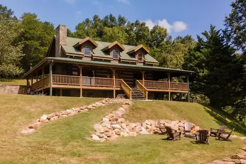 4096 Stoneway Pl, Baneberry, TN 37890