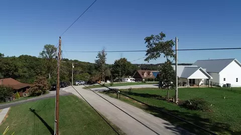 720 Garrett Rd, Dandridge, TN 37725