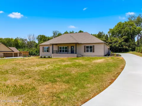 227 Charlie Ln, Maryville, TN 37804