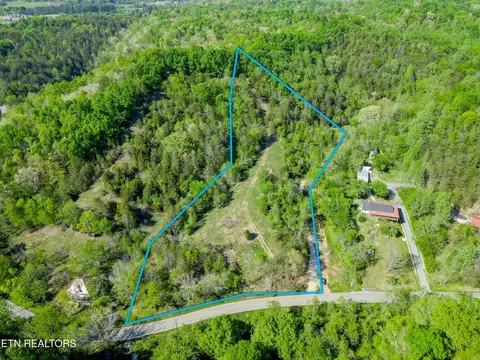 646 N Shiloh Rd, Seymour, TN 37865