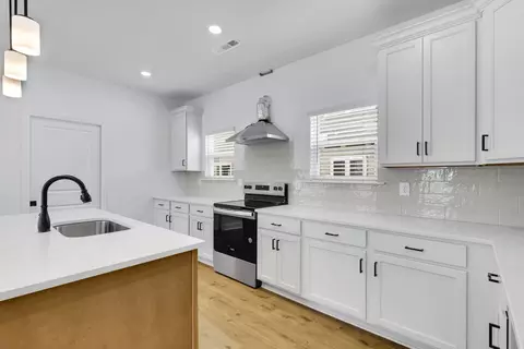 Kitchen - 1815 Flatwaters St, Spring Hill, TN 37174 photo 4 of 4
