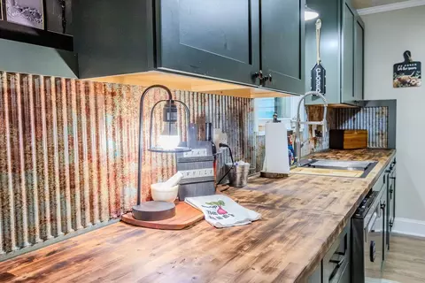 Kitchen - 60 Lynn St, Morrison, TN 37357 photo 5 of 5