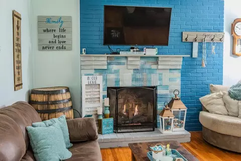 Living - 60 Lynn St, Morrison, TN 37357 photo 5 of 5
