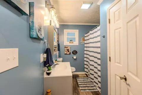 Bath - 60 Lynn St, Morrison, TN 37357 photo 1 of 4