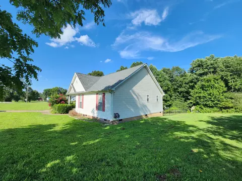 Exterior - 1149 Oak Grove Rd, Goodspring, TN 38460 photo 3 of 6