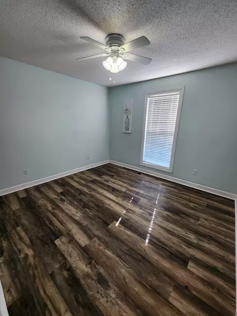 Bedroom - 1149 Oak Grove Rd, Goodspring, TN 38460 photo 2 of 2